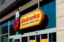 Biedronka wydłuża godziny otwarcia przed długim weekendem
