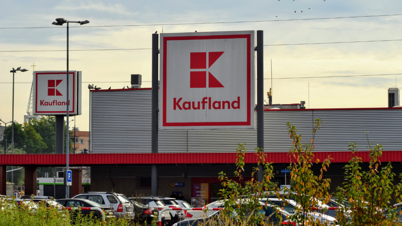 Kaufland wdraża nowy system parkingowy/ (fot.shutterstock.com)