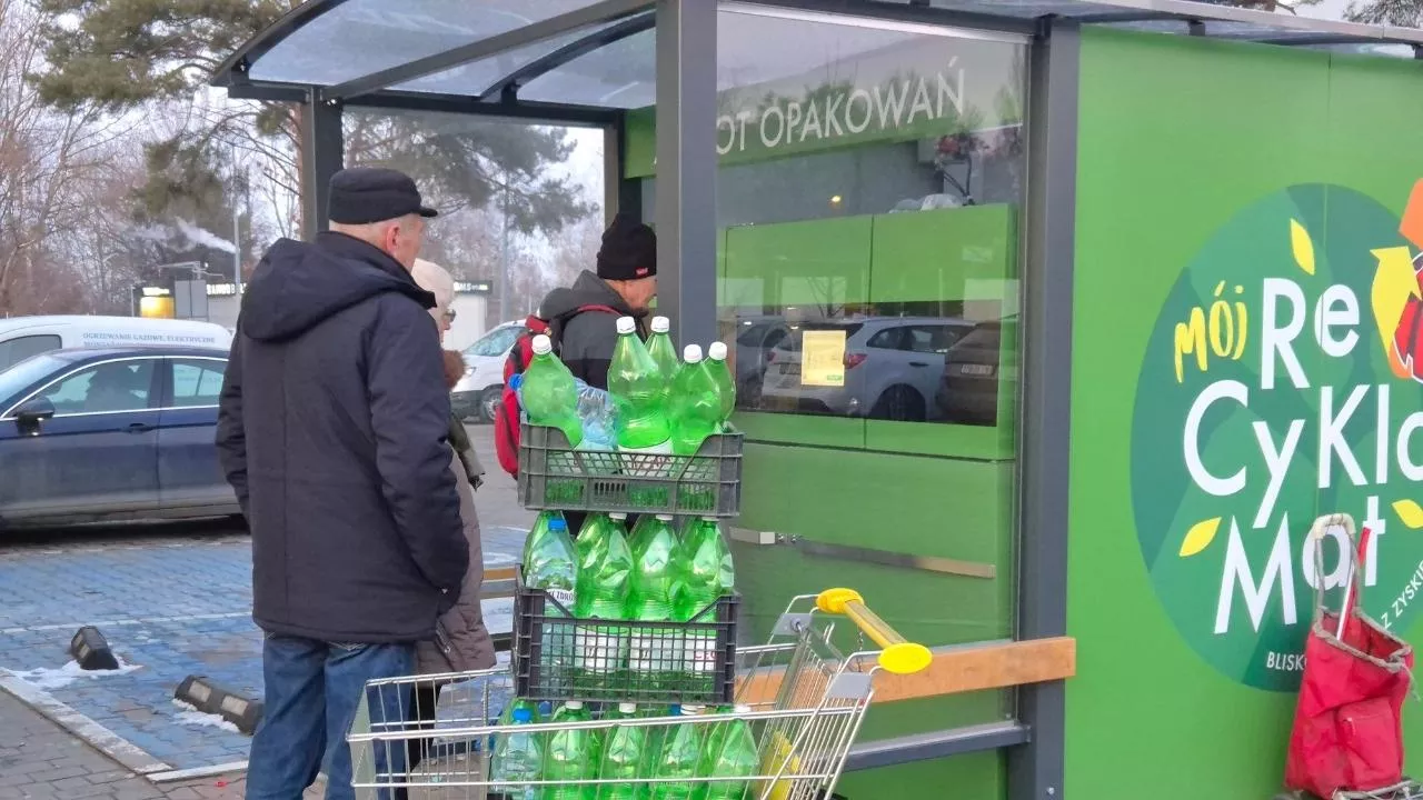 Polacy dorabiają na kaucji. Ponad milion osób zbiera opakowania