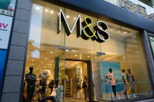 Sklep sieci Marks &amp; Spencer (shutterstock)