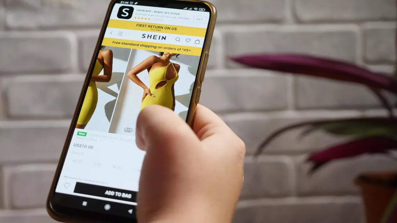 Shein wraca na giełdę. Wycena spółki mocno spadła (fot. Shutterstock)