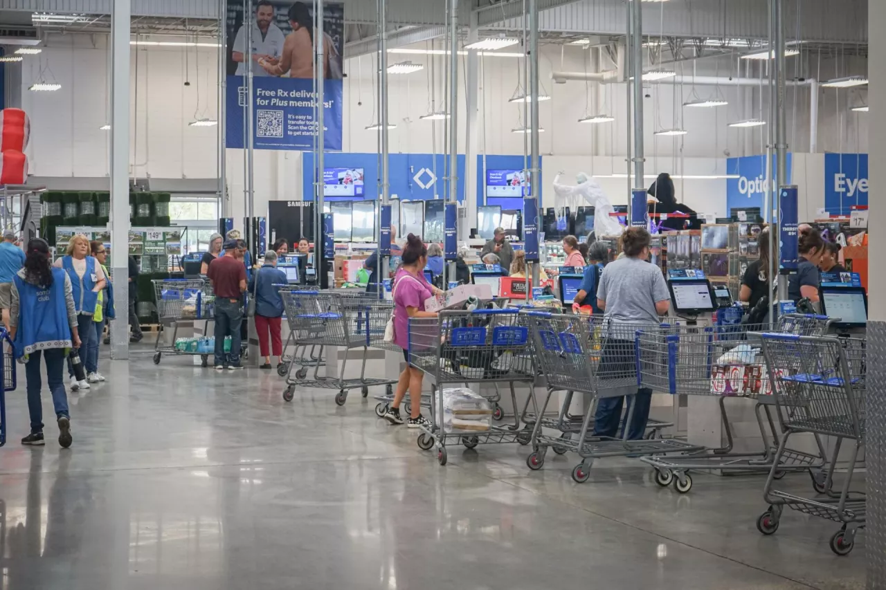Cła Trumpa nielegalne. Walmart i Target odzyskają miliardy (fot. Shutterstock)
