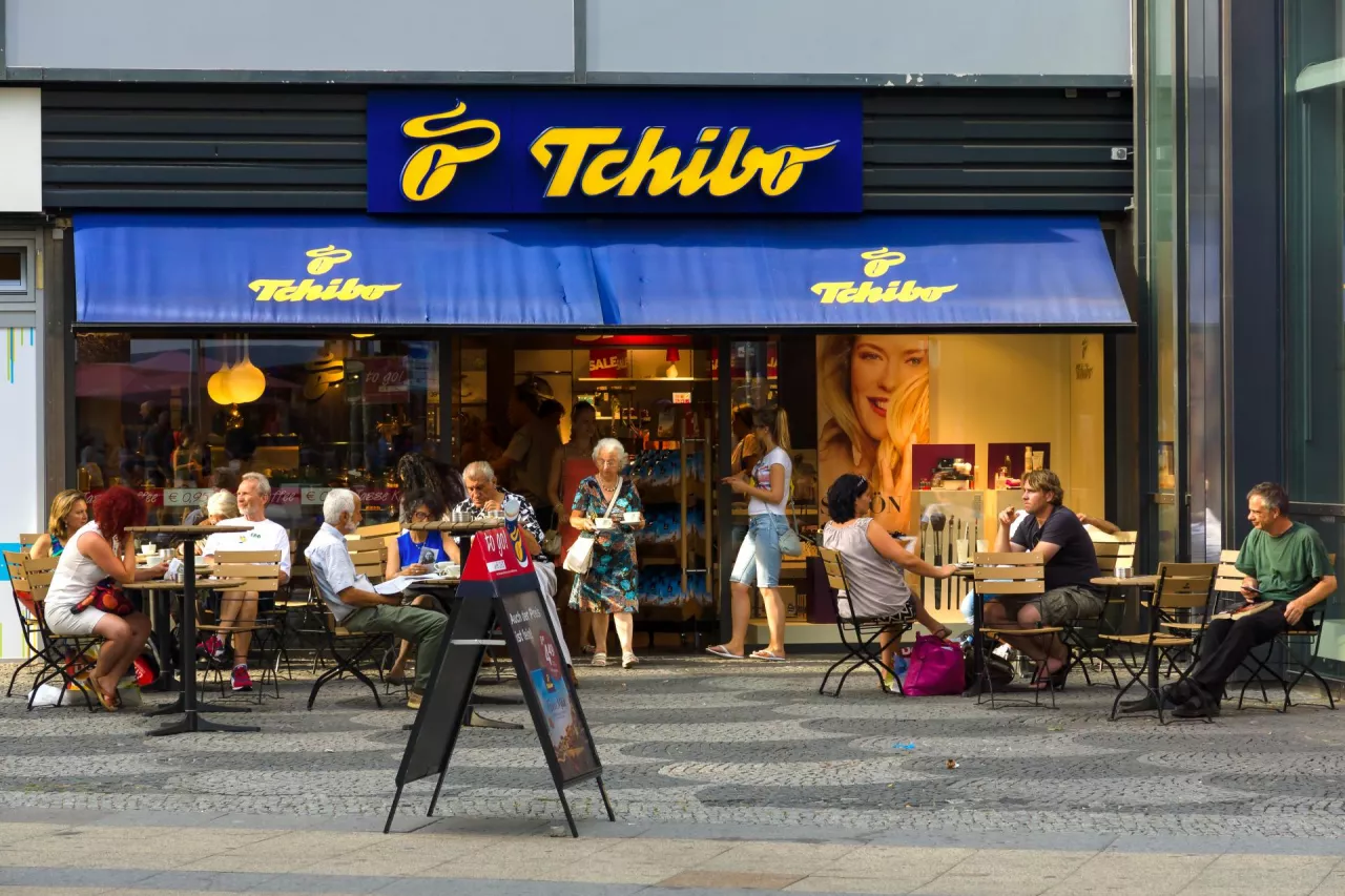 Tchibo pod presją kosztów. Niepewny konsument hamuje rynek (fot. Shutterstock)