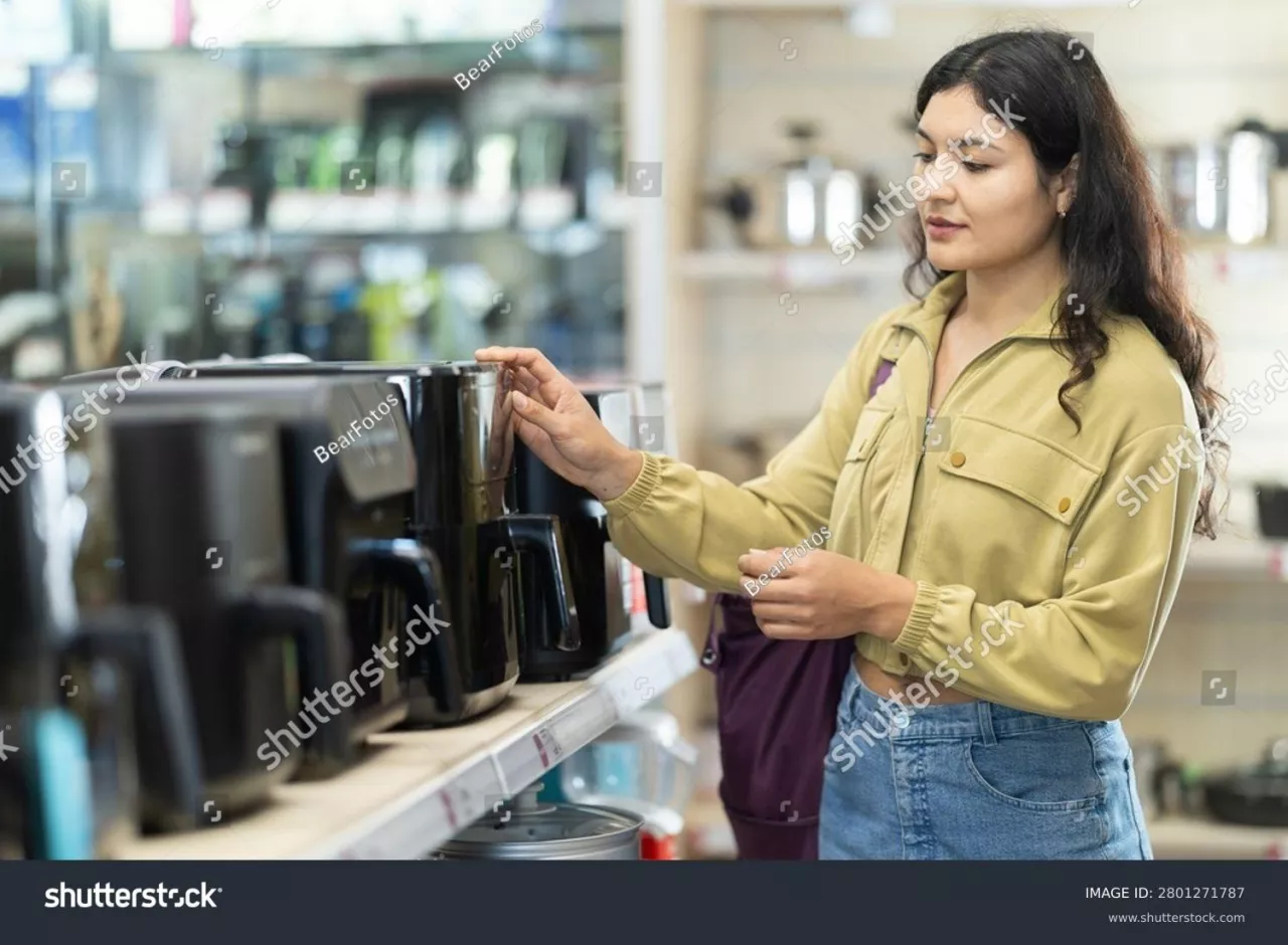 Air fryery są używane w blisko połowie polskich godpodarstw domowych, a saturatory w przeszło co czwartym -<strong> </strong>wynika z danych YouGov (fot. Shutterstock)