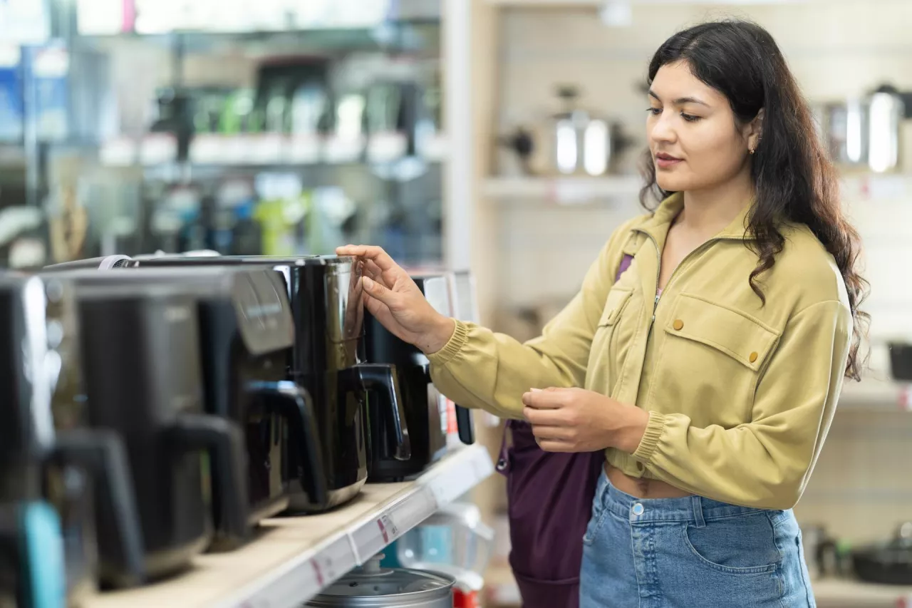 Air fryery są używane w blisko połowie polskich godpodarstw domowych, a saturatory w przeszło co czwartym - wynika z danych YouGov