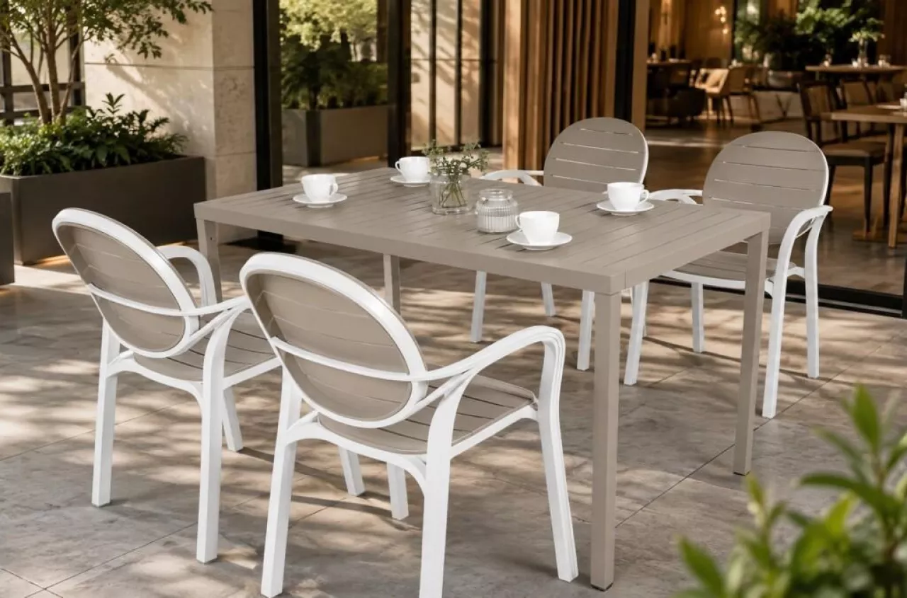 Meble outdoor do hotelu, restauracji i biura. Na co zwrócić uwagę przy wyborze?