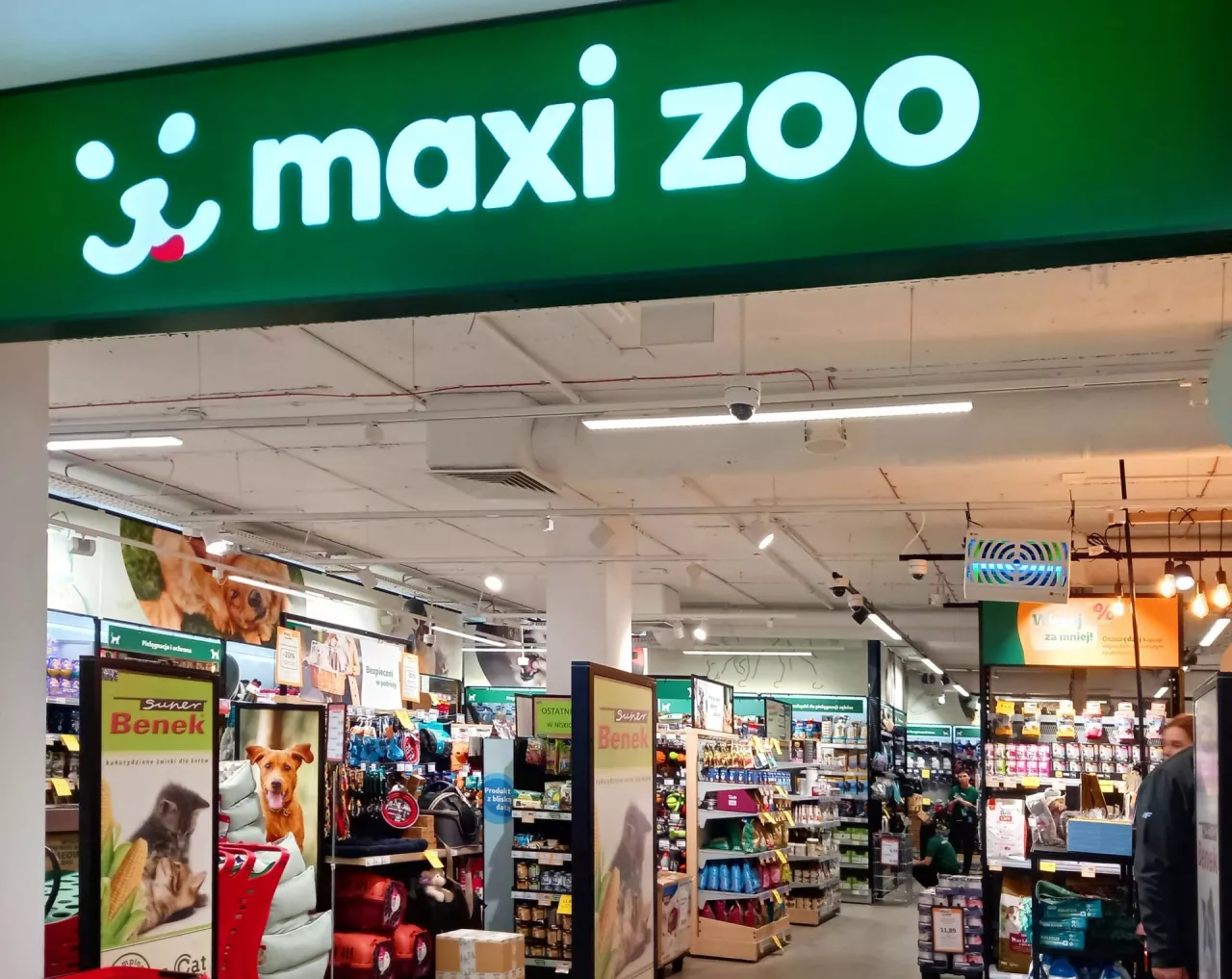 Maxi Zoo z drugim sklepem typu Urban store w Warszawie (fot. Shutterstock).