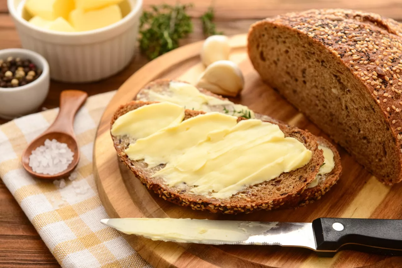 Chleb, masło, twaróg. Te produkty wciąż kojarzą się Polakom z dzieciństwem (fot. Shutterstock)