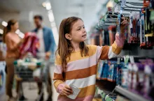 Dzieciaki mają decydujący głos w sklepie (Shutterstock)