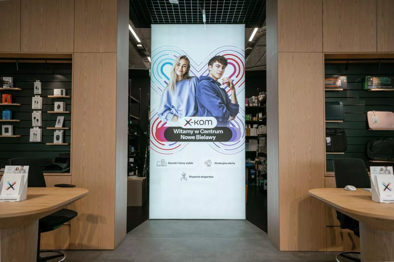 Nowy salon x-kom i zmodernizowany Neonet w CH Nowe Bielawy Toruń 