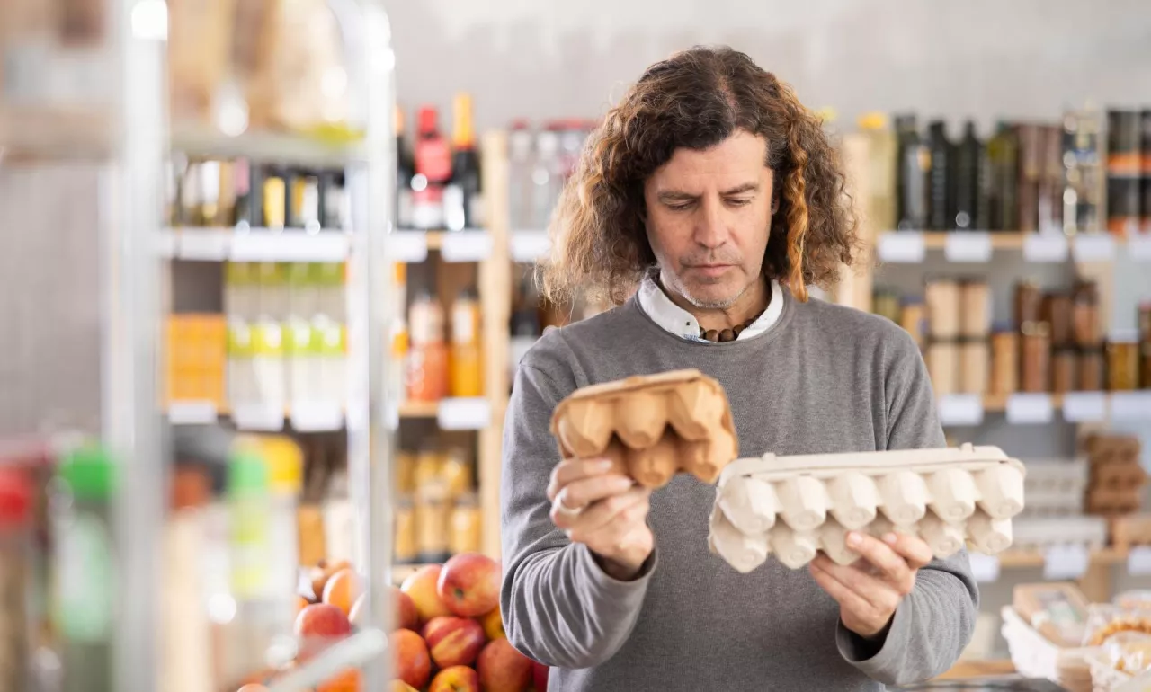 Auchan wycofał jaja klatkowe ze sklepów (fot. Shutterstock)
