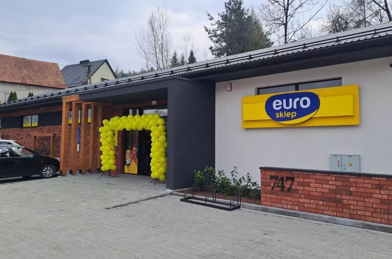 Jak rozwijać lokalny sklep, korzystając z zaplecza dużej grupy, ale przez cały czas prowadzić go po swojemu?