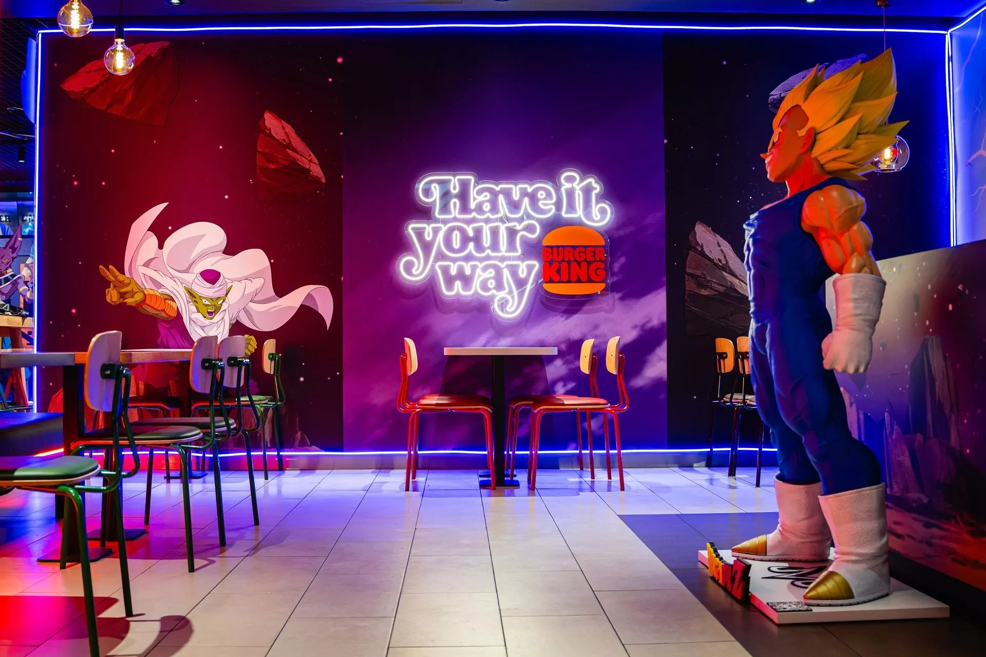 Restauracja Burger King w Krakowie ze stylizacją Dragon Ball Super