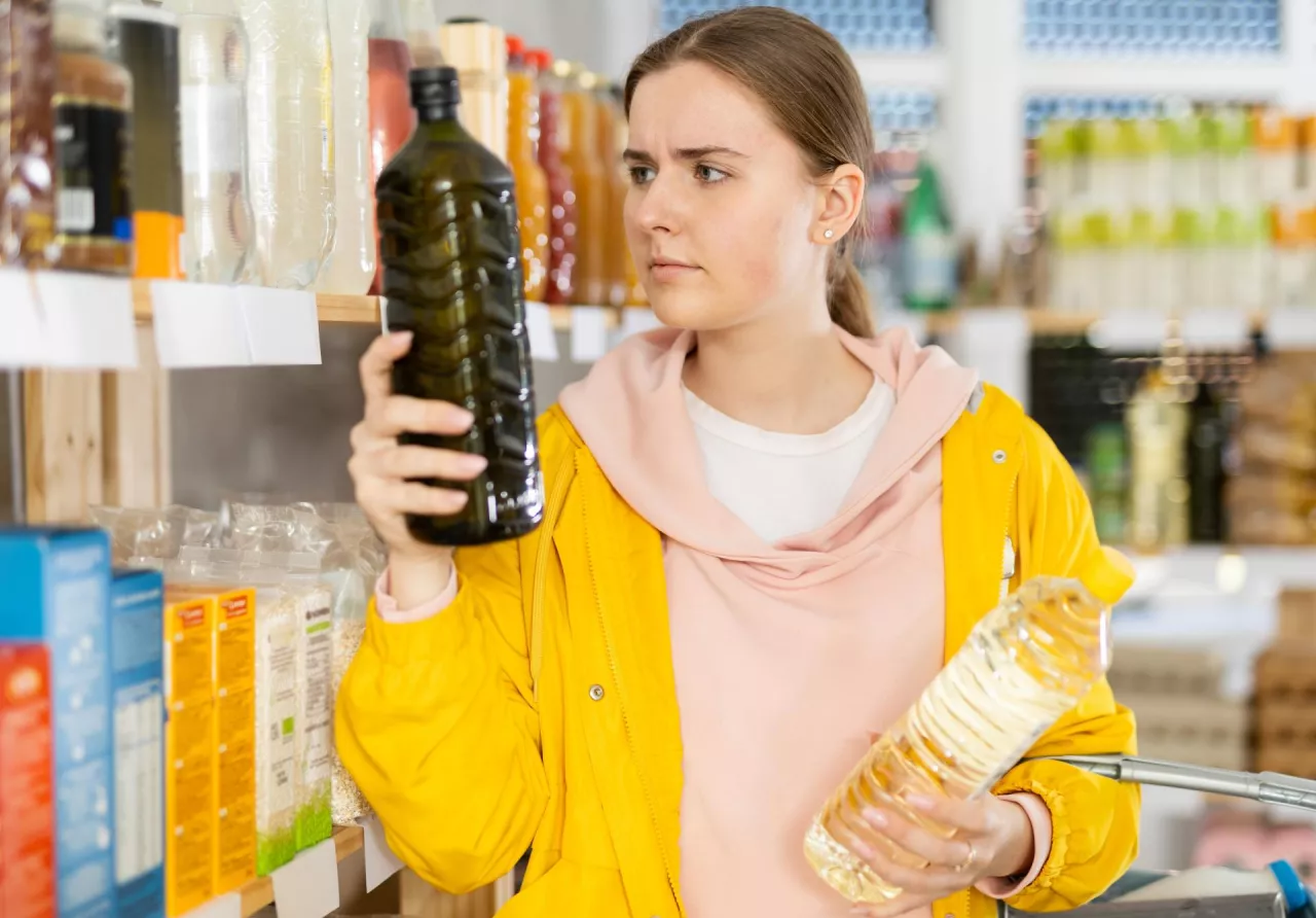 IJHARS skontrolowała 88 podmiotów oferujących oleje roślinne (fot. Shutterstock)