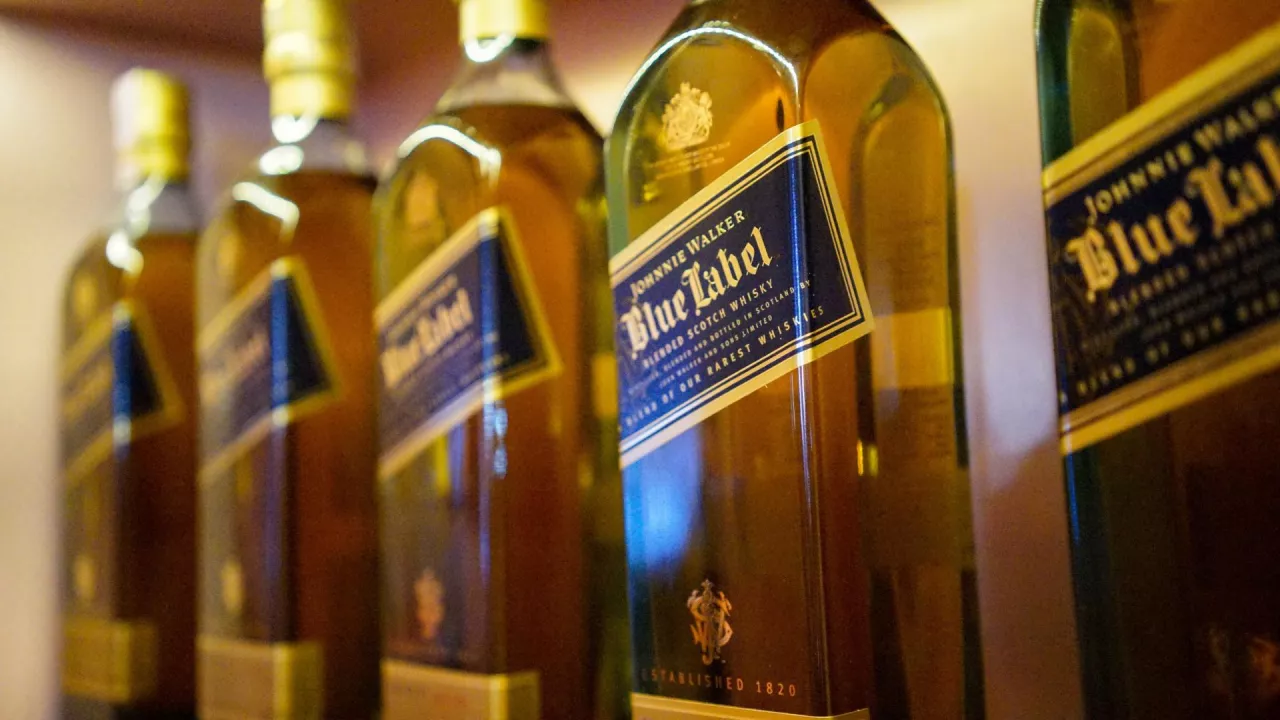 Właściciel Johnnie‘go Walker‘a zwiększył sprzedaż w Emiratach Arabskich (fot. Shutterstock)