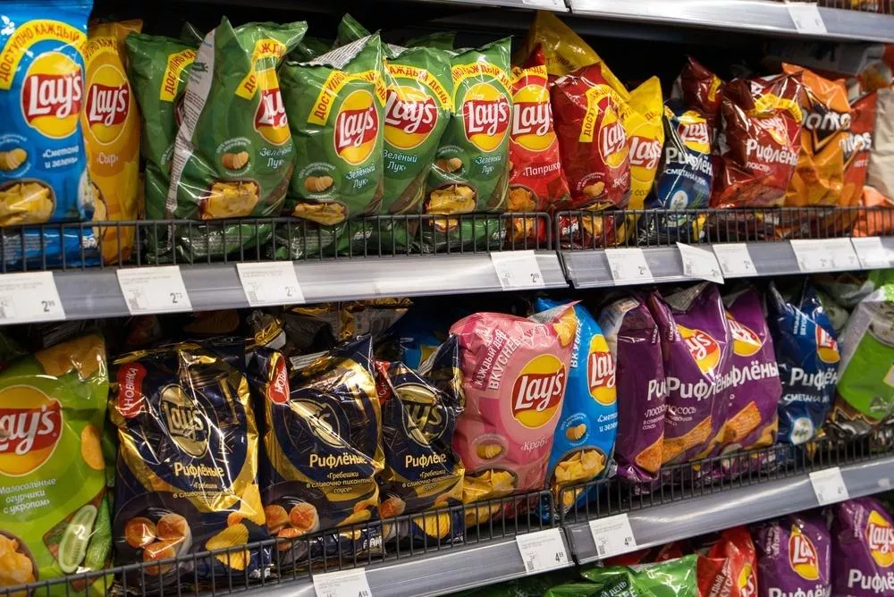 PepsiCo wycofuje się z obniżek. Chipsy i napoje podrożeją