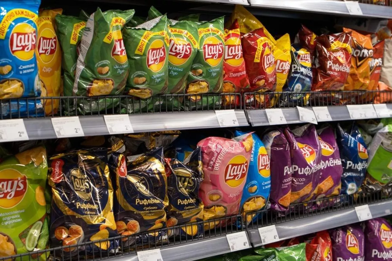 PepsiCo zapowiada podwyżki, które dotkną m.in. chipsy (fot. Shutterstock)