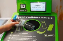 Polski system kaucyjny działa od roku. Polacy zwrócili już 2,3 mld opakowań (fot. Żabka)