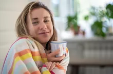 Ceny kawy rosną, ale Polacy z niej nie rezygnują. Sprawdż ile, kiedy jej piją i jaką kawę lubią najbardziej (fot. Shutterstock)