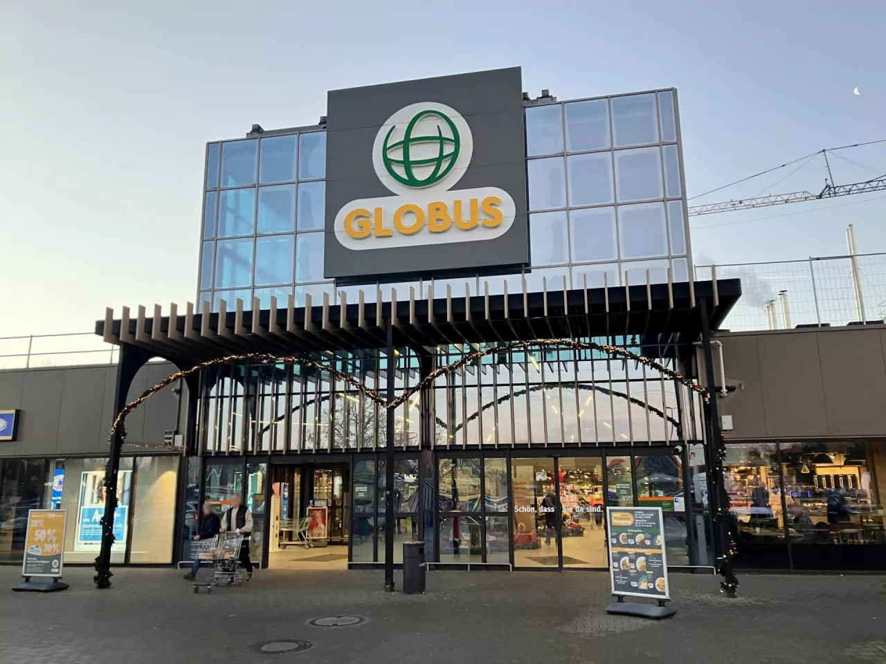 Były kanclerz Niemiec został członkiem rady nadzorczej spółki zarządzającej siecią supermarketów Globus w Rosji (fot. Sebastian Rennack).