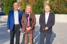 Przedstawiciele Polskiej Izby Handlu (PIH), Polskiej Organizacji Handlu i Dystrybucji (POHiD) oraz Związku Pracodawców Polski Przemysł Spirytusowy (ZP PPS) na briefingu prasowym (fot. Wiadomości handlowe)