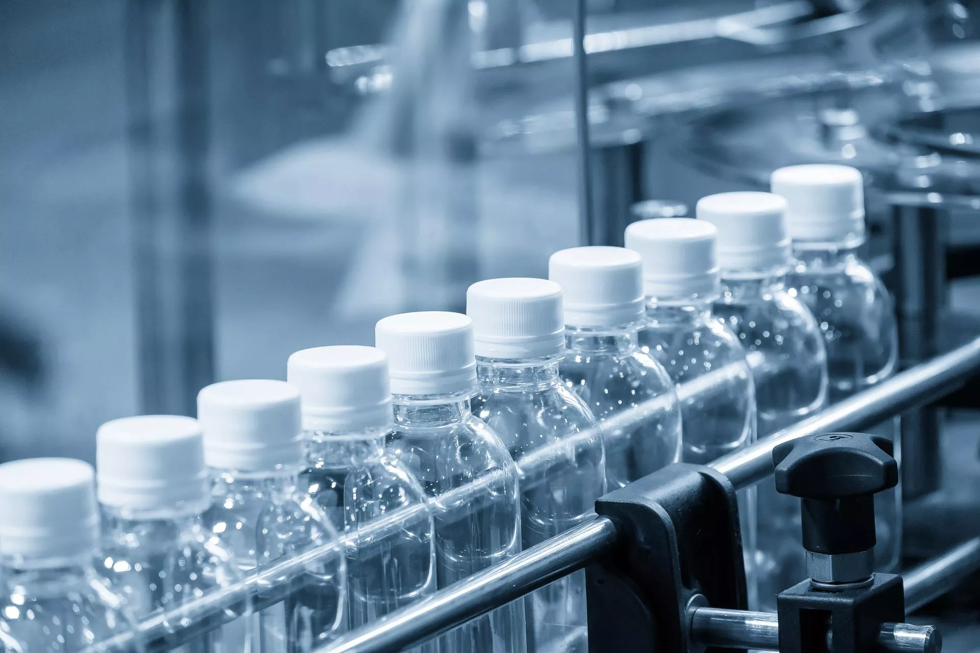 Producenci napojów toną w długach. Wszystko przez system kaucyjny
