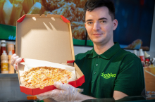 Pizza Muala w Żabce dzieli internautów (fot. materiały prasowe)