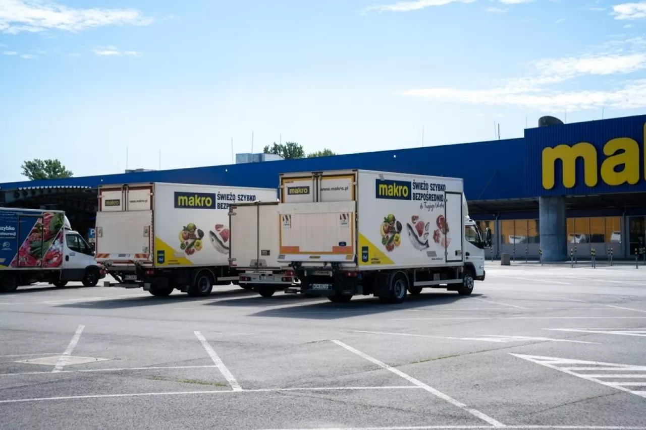 Makro potwierdza rozmowy o zwolnieniach grupowych w Polsce (fot. Shutterstock)