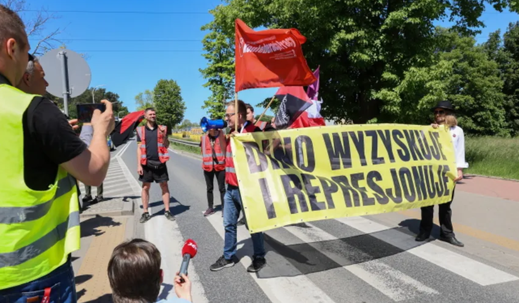 Napięcie w Dino: Związkowcy blokowali drogę i zapowiadają przedświąteczny strajk