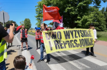 Protest pod siedzibą Dino w Krotoszynie (fot. Radio Zet)