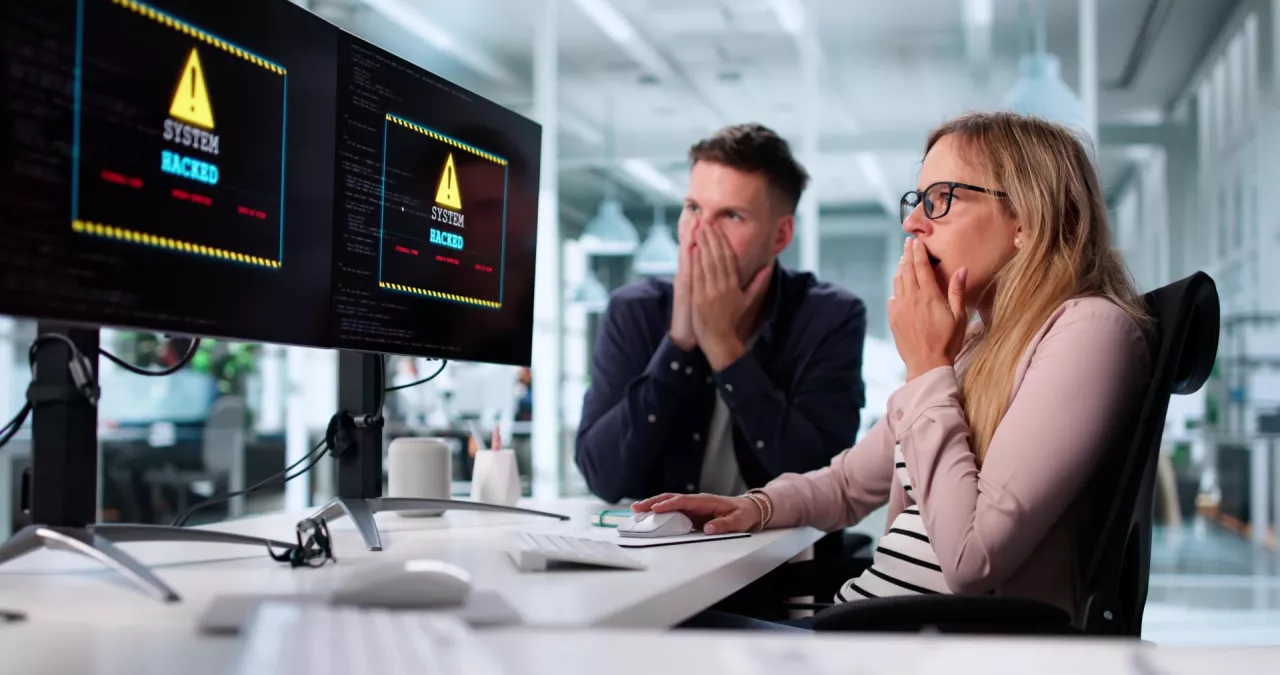 W głęboko ucyfrowionym handlu udany atak hakerski oznacza natychmiastowe odcięcie firmy od przychodów (fot. Shutterstock)
