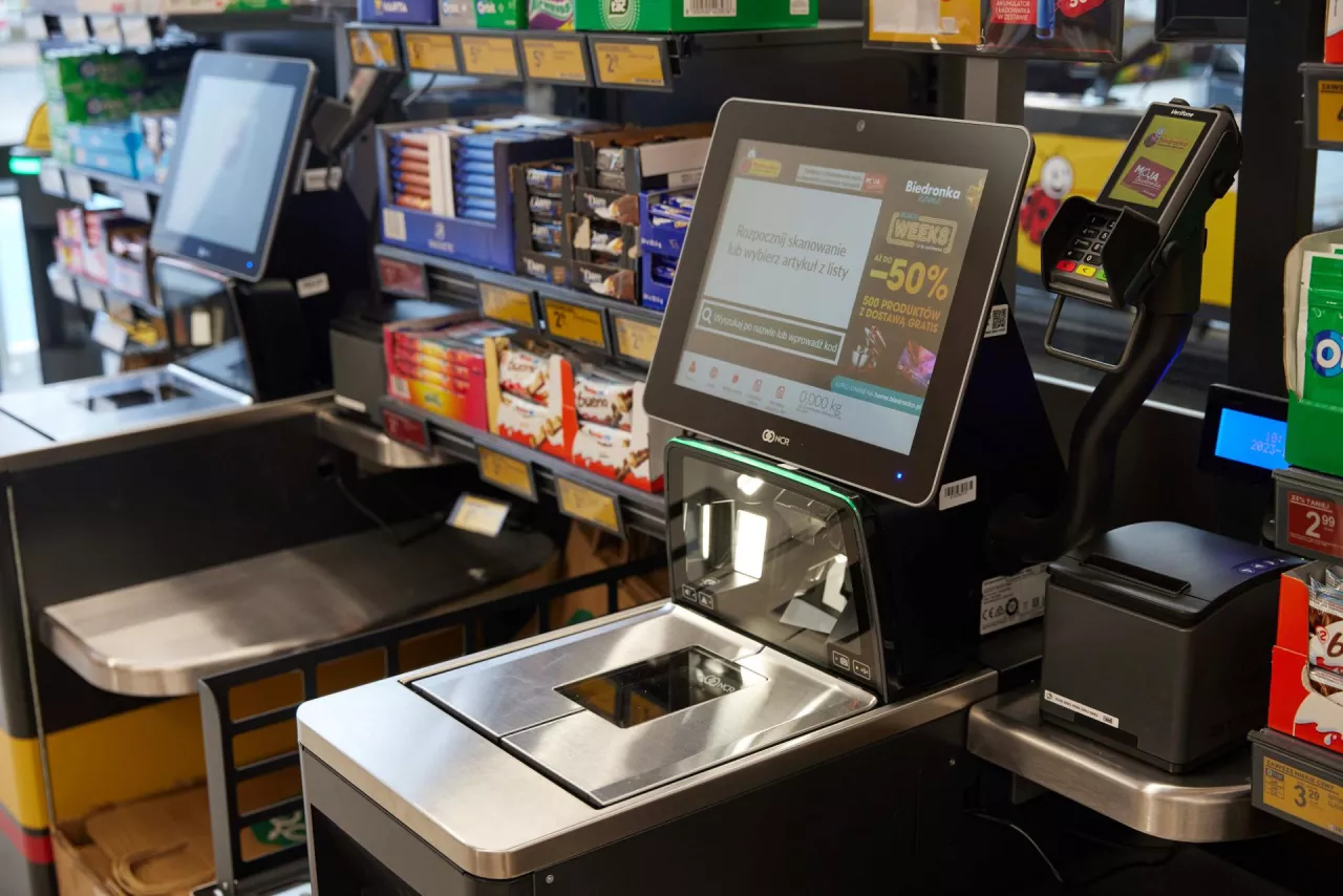Kasy samoobsługowe to definicja postępu technologicznego w handlu (fot, materaiły prasowe)