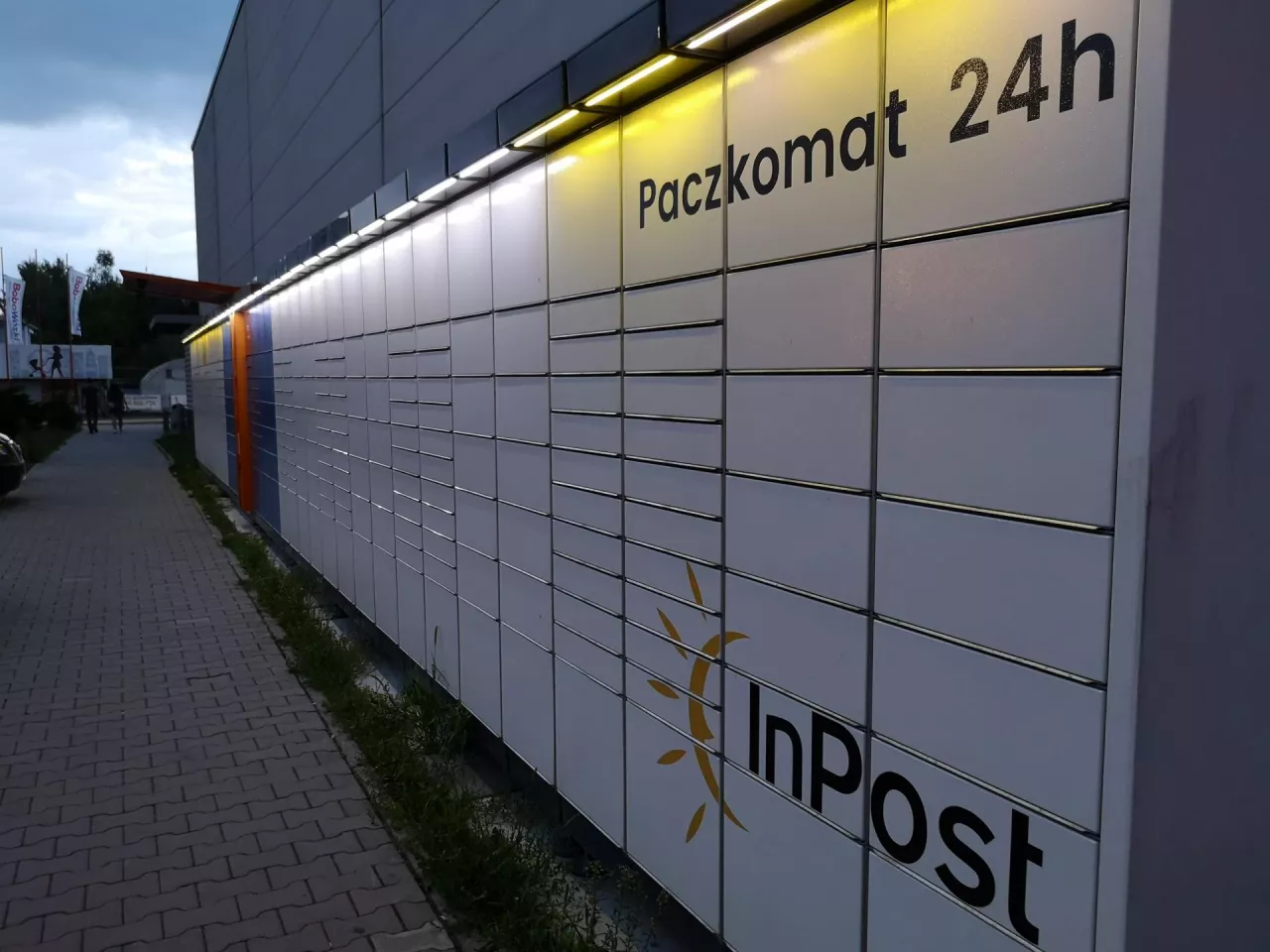InPost rozszerza dostawy do Czech i na Słowację dzięki współpracy z Packetą (fot. Shutterstock) 