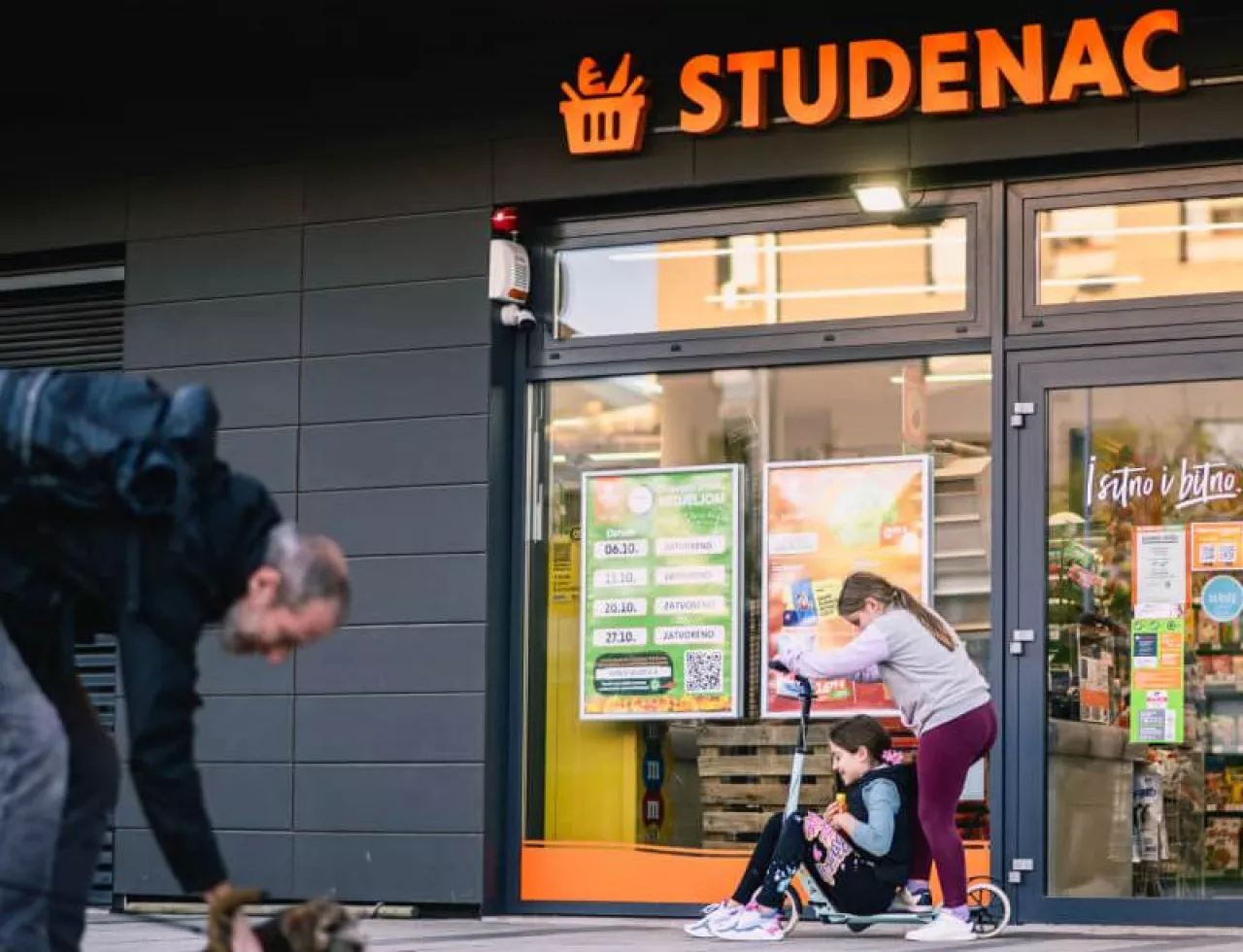 Studenac szuka oszczędności. Zmiany obejmą logistykę i sklepy (fot. Studenac)