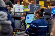 Sieć Carrafour skurczyła się w Polsce w ciągu trzech miesięcy o blisko 30 sklepów. Nie ubyło jedynie hipermarketów (fot. Shutterstock)