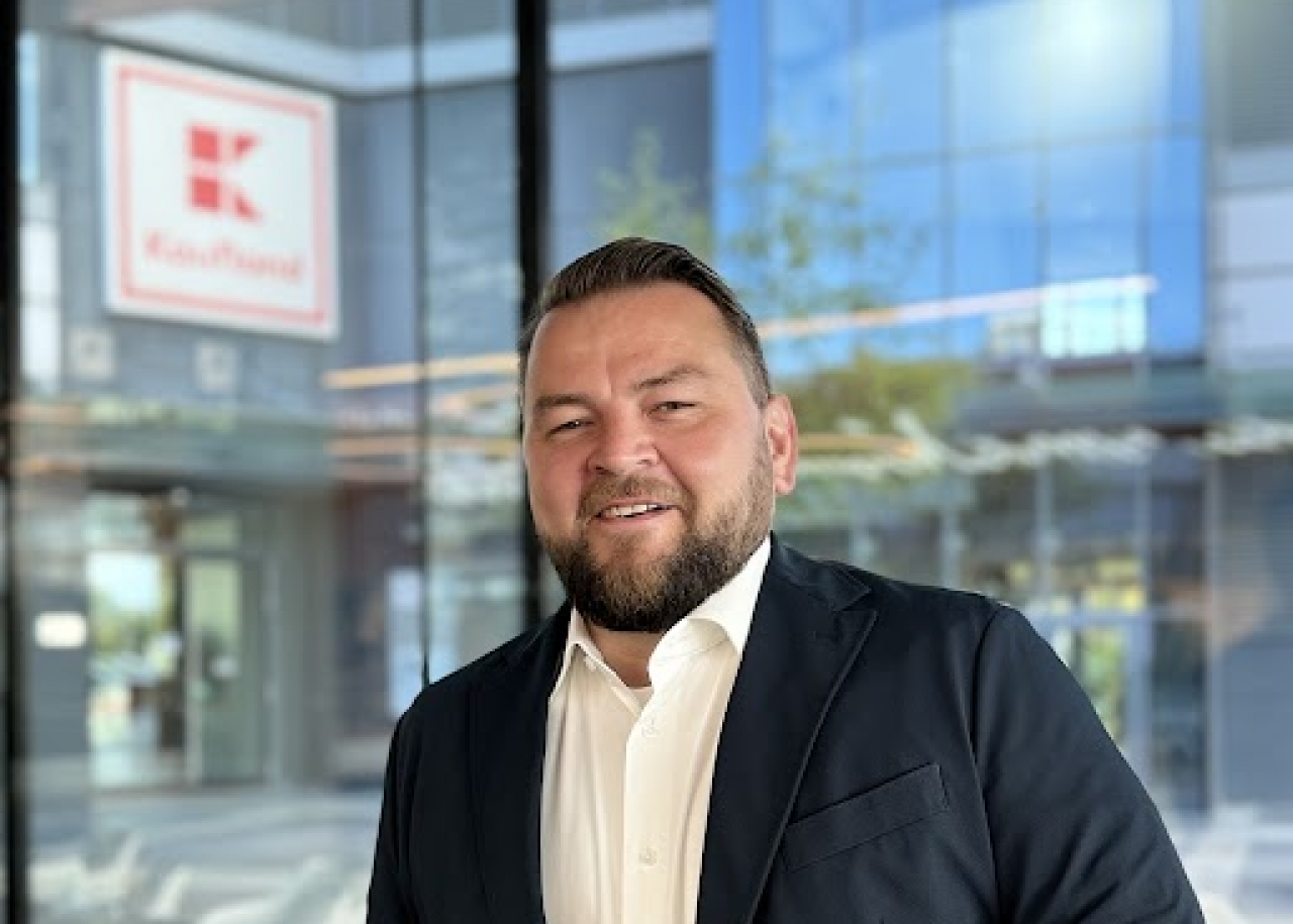 Jakub Basiński, dyrektor pionu zakupu artykułów przemysłowych w Kaufland Polska (fot. materiały prasowe)