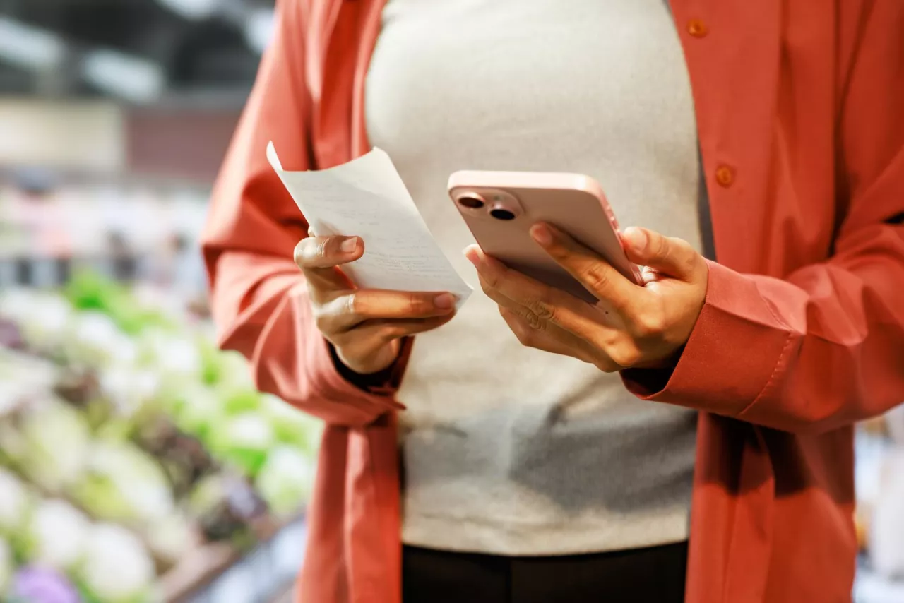 Nowa platforma ułatwia porównywanie cen. Obejmuje 39 sieci handlowych (fot. Shutterstock)