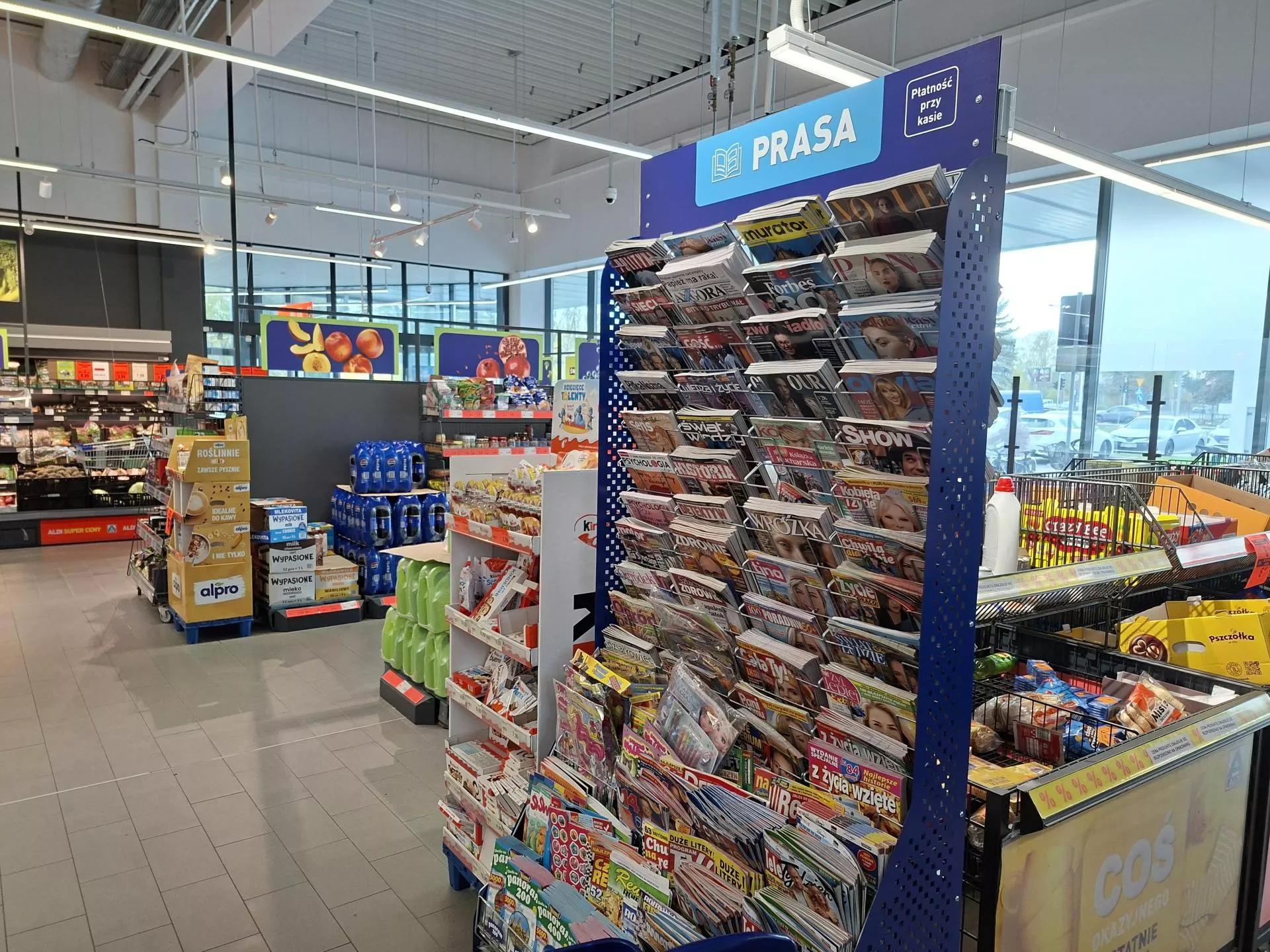 Prasa przenosi się do dyskontów. Kolejna sieć poszerza asortyment