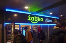 Na zdj. autonomiczna Żabka Nano w Warszawie (fot. mares90/Shutterstock)