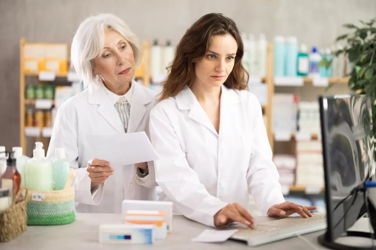 Czy franczyza oznacza przejęcie kontroli nad apteką? (fot. Shutterstock)
